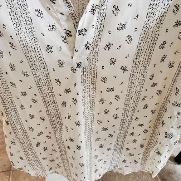 Spring Blouse - Roll up sleeves - Picture 2 of 2